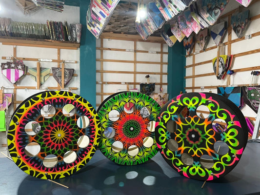 Carretilha 12" Madeira Graffitada /Desenhos