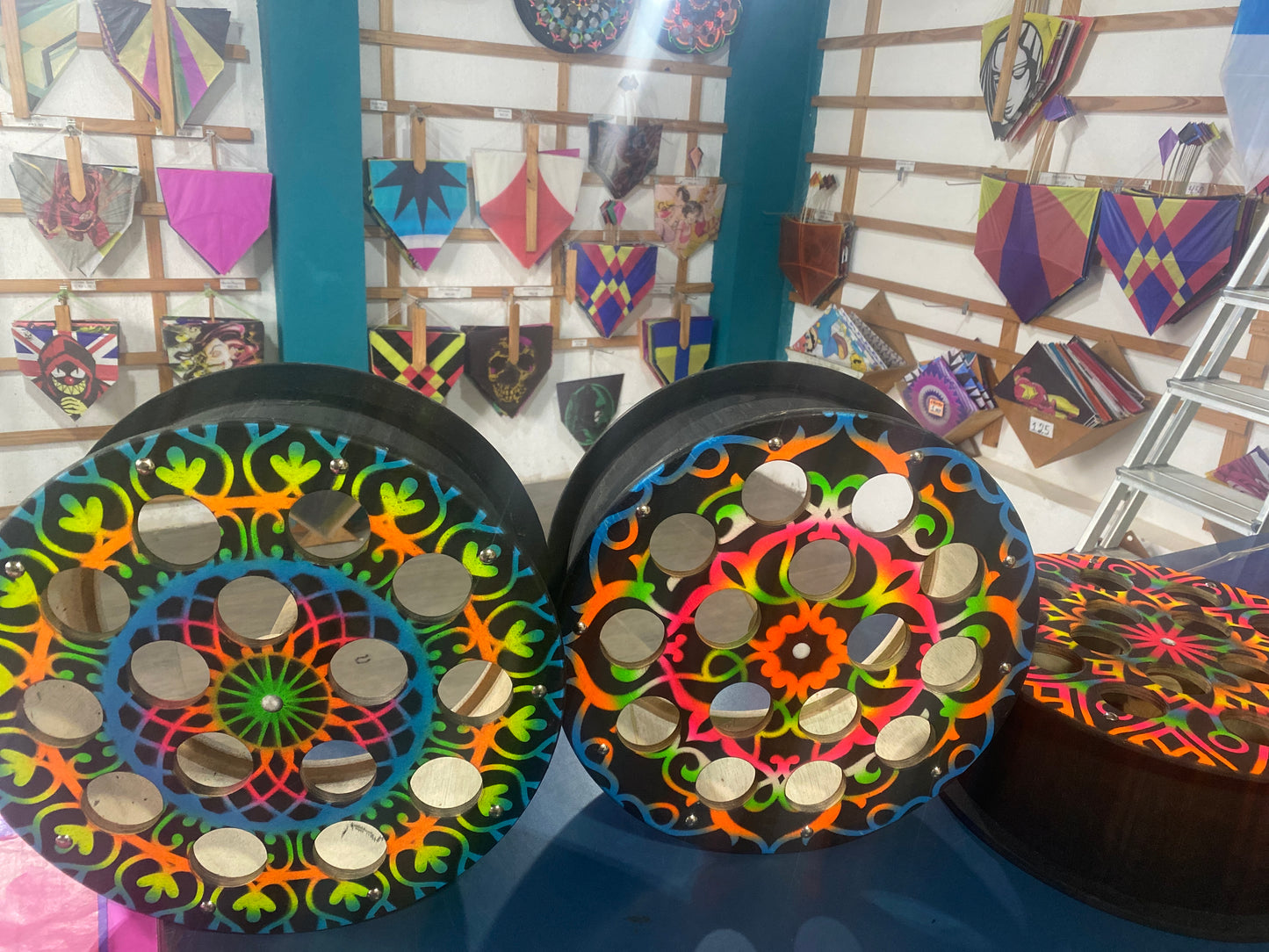 Carretilha 14" Madeira Graffitada /Desenho