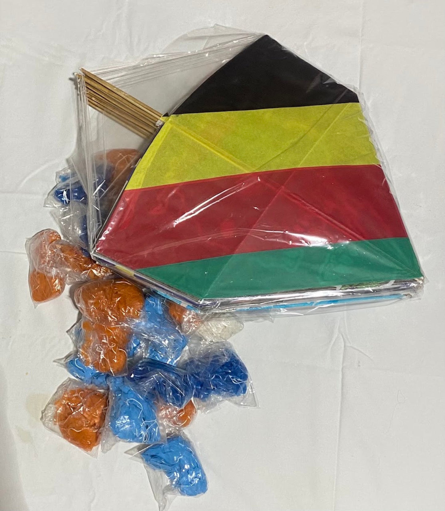 Pipa GT 50cm – Pacote com 10 Unidades + Brinde 5 Rabiolas | Bambu/Fibra | Estampas Variadas